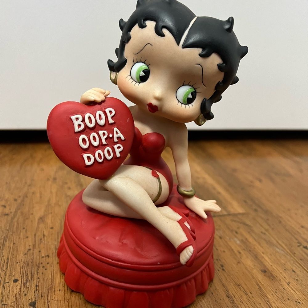 Betty Boop Oop A Doop Red Dress Heart Cushion SF Music Box Figurine Works Plays